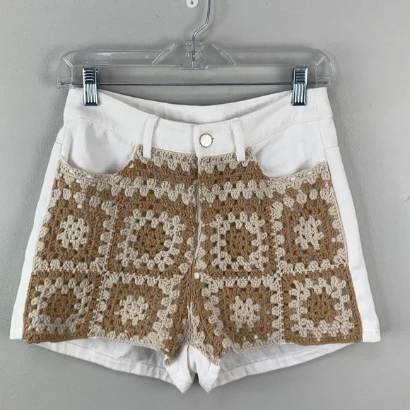 Le Liz Boutique Crochet Front White Denim Shorts NEW! - Picture 10 of 12